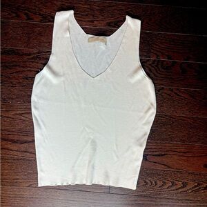 Elegant White Sleeveless Top size M office style beautiful cream top
